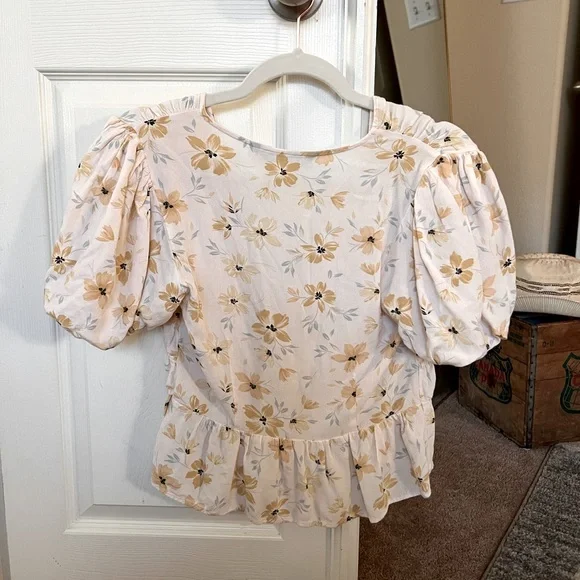 Zara Floral Top - Picture 3 of 3